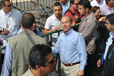 Calderón Hinojosa señaló que esta carretera ahora es moderna y segura Calderón Hinojosa señaló que esta carretera ahora es moderna y segura