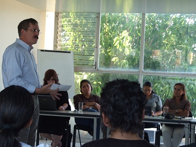 Se reúne Romero Hicks con empresarios y profesionistas