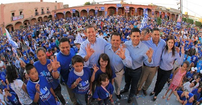 Salvatierra recibe a Miguel en la Plaza del Carmen Salvatierra recibe a Miguel en la Plaza del Carmen