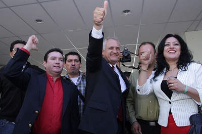 Se registra Juan Ignacio Torres Landa 