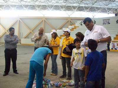 Con festejo a los niños abrió campaña el candidato del PRD a la alcaldía Eduardo LLampallas González