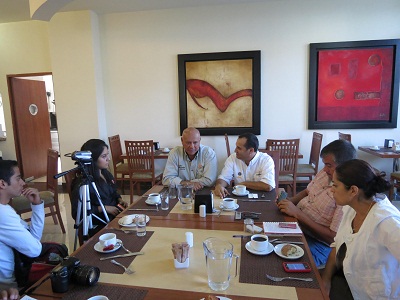 Se compromete a realizar una campaña más propositiva