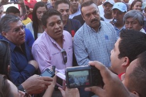 CASI A LOS GOLPES LLEGAN ALCALDE Y CANDIDATO DEL PRI EN VILLAGRÁN