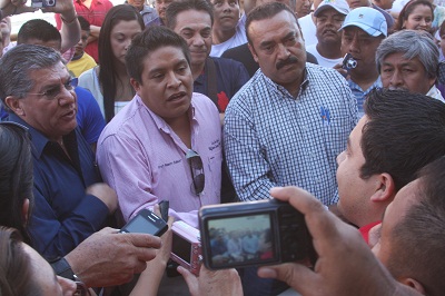 CASI A LOS GOLPES LLEGAN ALCALDE Y CANDIDATO DEL PRI EN VILLAGRÁN