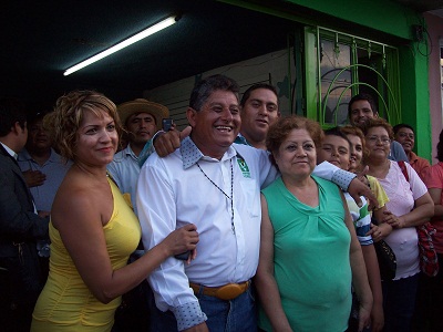 RECIBE CONSTANCIA DE MAYORIA RUBÉN VILLAFUERTE EN VILLAGRÁN 