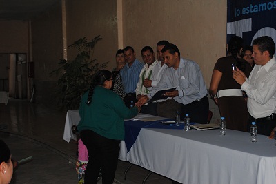 SE ENTREGAN 217 ESCRITURAS EN TARIMORO