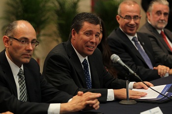 MMM presenta gabinete