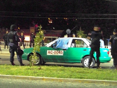 Acribillan a taxista