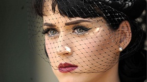 La hermosa dama cayó en una depresión de más de un año