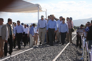 El proyecto consta de un total de 80 kilómetros de vías divididas El proyecto consta de un total de 80 kilómetros de vías divididas