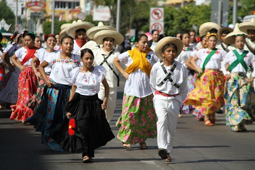 SUPRIMEN ACROBACIAS EN DESFILE CONMEMORATIVO EN CELAYA