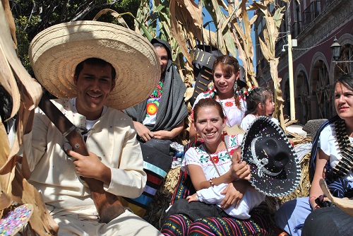 CONMEMORAN EL CCII ANIVERSARIO DE LA REVOLUCIÓN MEXICANA