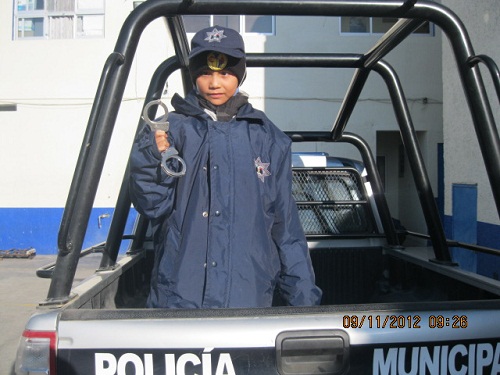 Se hizo realidad la ilusión de un pequeño de 8 años, que padece cáncer, de sentirse por un momento policía de la corporación de Acámbaro.