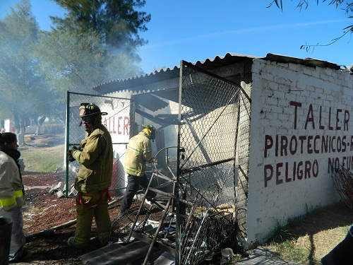 Explota taller de juegos pirotécnicos