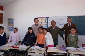 Entrega de Cemento a la primaria Club de Leones II?