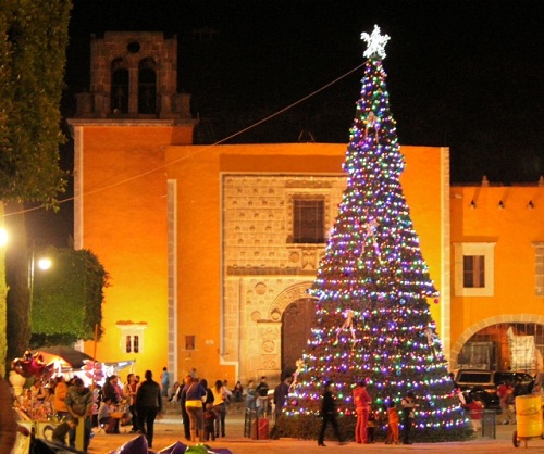 Encienden Árbol Navideño
