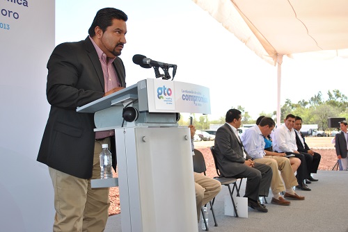 Entregan el ITESI campus Tarimoro.