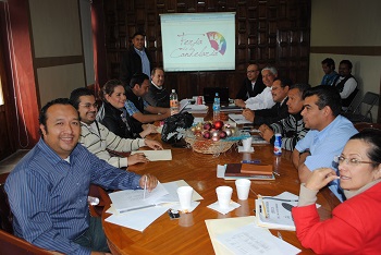 "Me rindo ya no se que hacer con estos".