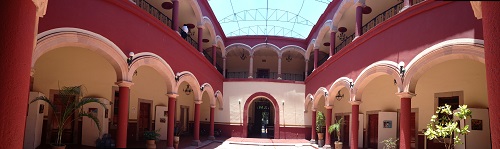 Por disposición del Alcalde Rito Vargas los trabajadores de presidencia se fueron de vacaciones del 1 al 6 de mayo.