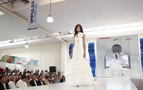 Con este evento, se busca impulsar el resurgimiento de la industria textil en la entidad.