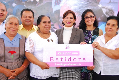 La presidenta de DIF estatal María Eigenia Carreño de Márquez arrancó acciones en el sur del Estado que fortalecen la atención a los adultos mayores.