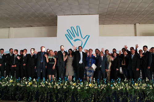 En el estrado se ubicaron todos los directores de la Administración