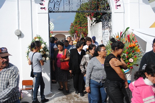 Festejan la tradición del Día de Muertos