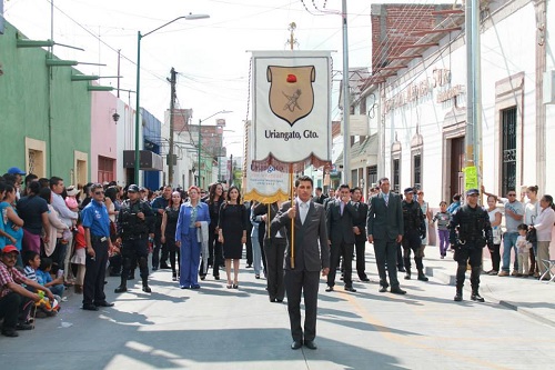 El desfile duró tres horas