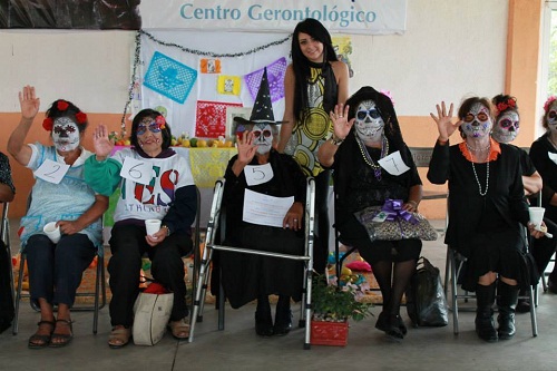 La reina Isabel I, estuvo apoyando durante el evento.