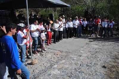 Las cascadas mágicas de Tarimoro fueron el paisaje perfecto para el primer campeonato estatal de carros de inercia y bicicletas de gravedad