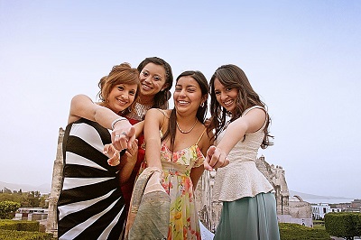 hermosas jovencitas buscan portar la corona