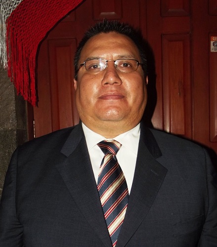 .- Víctor Chombo López, Tesorero Municipal de Acámbaro, indica que este año se implementa un plan de austeridad en el trabajo de la administración municipal para abatir el rezago de adeudos que se tiene con proveedores.