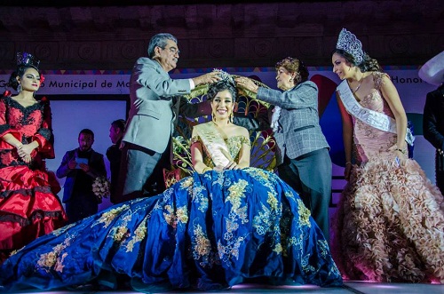 Fue coronada Paulina I como reina de las fiestas de Enero 2014.