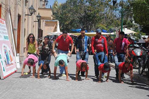 La Sra. Alicia dio la bienvenida a cada uno se los asistentes que se dieron cita para participar en las diferentes dinámicas