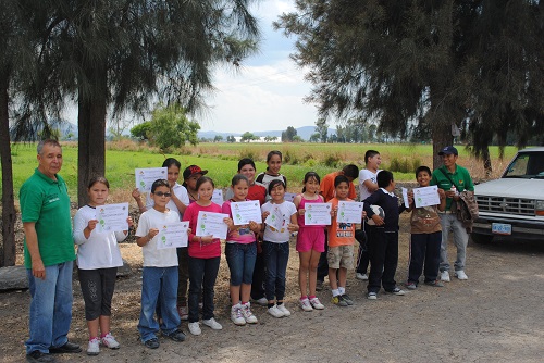 Estos niños pertenecen al grupo denominado “Mini Policías” de 8 a 12 años de edad