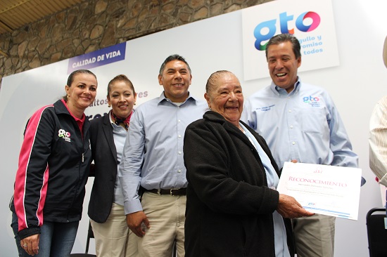Se hicieron presentes más de 500 adultos mayores de los municipios de Acámbaro, Jaral del Progreso, Jerécuaro, Santiago Maravatío, Yuriria, Salvatierra, Moroleón, Uriangato, Coroneo de la región cinco.