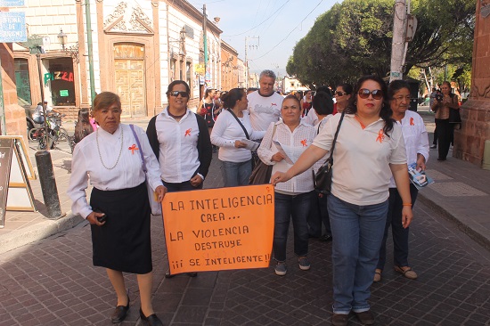 Conmemoran día internacional contra la no violencia hacia la mujer