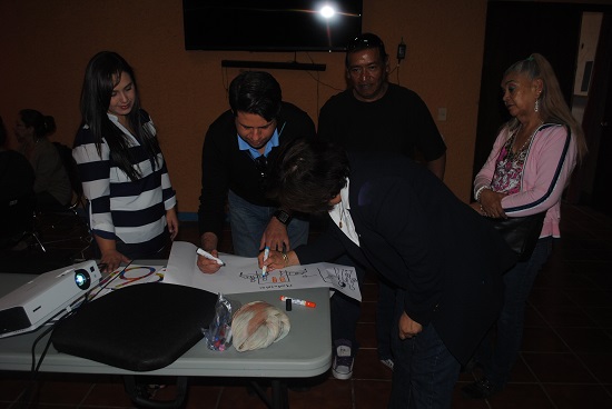 SE IMPARTE TALLER “ANFITRIONES TURISTICOS”