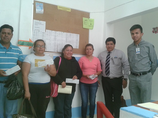 A través del programa “Créditos Fondos Guanajuato” se realizó la entrega de 5 cheques a abarroteros tarimorenses. 4 recibieron su crédito por 12 mil pesos y 1 por 30 mil, sumando un total de 78 mil pesos invertidos en ésta entrega. Tal préstamo se realiza con una tasa de interés mínima y a un plazo de hasta 2 años, este programa está abierto para cualquier comerciante que tenga su pequeño negocio.