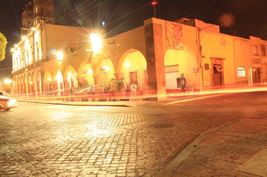 El mandatario precisó que en una primera etapa se estarán renovando 3000 lámparas del centro histórico y en el camino al eco parque el Sabinal , esto con una inversión de 28 millones de pesos y posteriormente durante los 3 años de gobierno se cambiaran otras 6000 mil más las cuales serán colocadas en las colonias y comunidades.