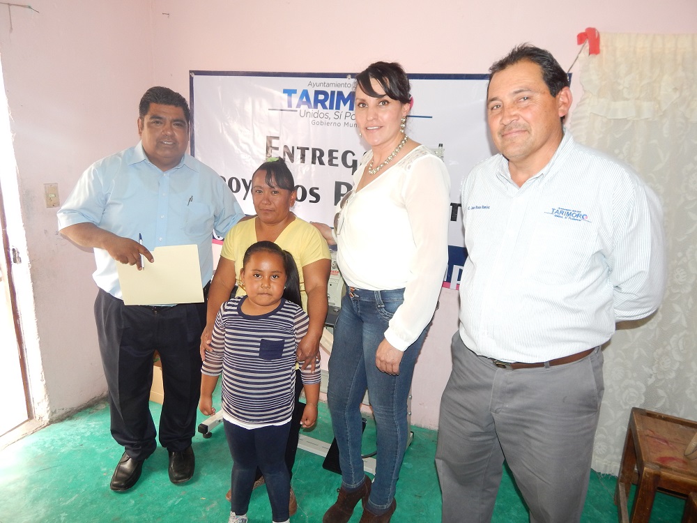 La Sindico Municipal, Adriana Méndez Trejo dijo que el compromiso de la actual administración es trabajar en el fomento al empleo y autoempleo entre la gente emprendedora de las comunidades rurales y cabecera a través de la Dirección de Desarrollo Económico, quien hasta el momento han hecho la entrega de dos proyectos productivos.