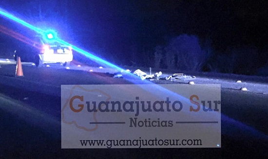 Gracias a la rápida movilización policiaca los elementos de Seguridad Pública de Salvatierra lograron la detención de un sujeto que se dio a la fuga luego de que presuntamente había arrollado a un ciclista a la altura del entronque de Santo Tomás Huatzindeo. Por desgracia la persona arrollada perdió la vida en el lugar, donde los paramedicos del H. Cuerpo de Bomberos de Salvatierra ya no pudieron hacer nada para salvarle la vida.