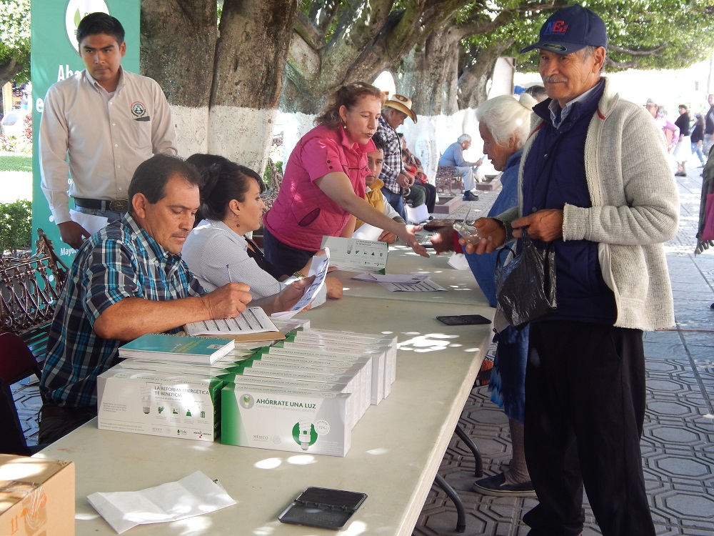 OCHO MIL 677 PERSONAS TARIMORENSES SERAN BENEFICIADOS CON EL CANJE DE FOCOS AHORRADORES.