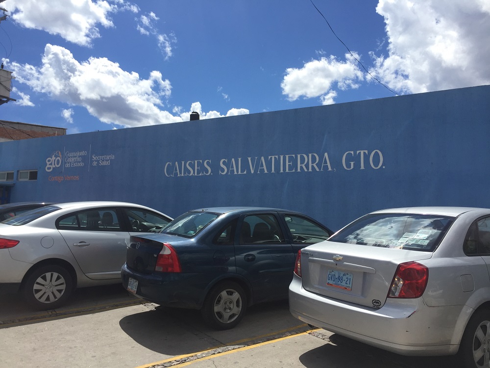 Ante dicha denuncia en redes sociales el jefe de la jurisdicción sanitaria IV, Uver Martínez Camacho y el director del CAISES Salvatierra Cesar Calderón Pérez comentaron que no son empleadas del sector salud.
