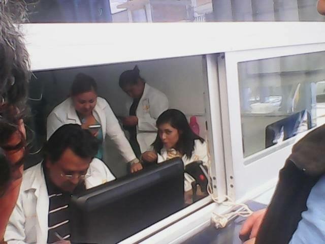 En entrevista las autoridades del sector salud luego de que dichas trabajadoras de la farmacia del CAISES salvaterrense, fueran exhibidas en redes sociales observando sus celulares mientras gente esperaba ser atendida, hecho que causó varias críticas y la molestia de pacientes y usuarios de redes sociales. El Jefe de la Jurisdicción Sanitaria aseguro que el personal de la farmacia que fue exhibido, no es personal directo de la Secretaría de Salud, sino de una empresa outsourcing para cubrir el servicio.