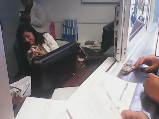 Tres personas encargadas de la farmacia del CAISES de Salvatierra fueron exhibidas en redes sociales.