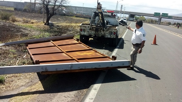 Fuertes vientos causan caos y daños económicos