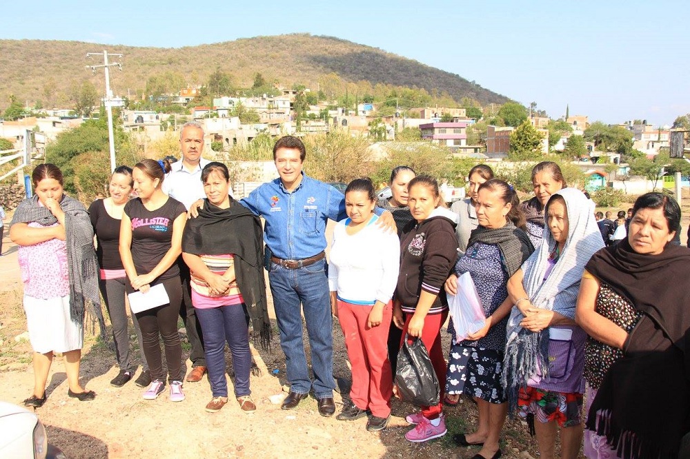 Finalmente el presidente realizó un recorrido de supervisión del mejoramiento del camino que comunica las comunidades de San Pablo Pejo y el Toronjo.