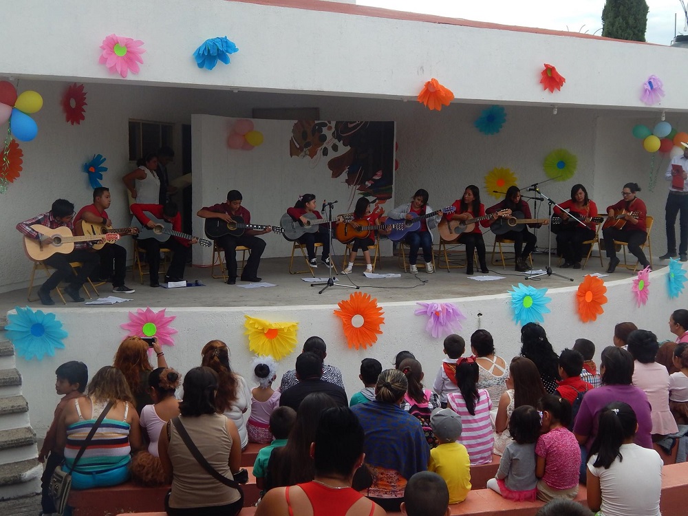 Para finalizar se siguió invitando a todos los niños y jóvenes para que se sigan inscribiendo en los diferentes talleres