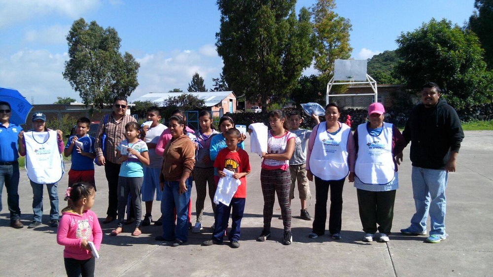 Para finalizar se entregaron diversos presentes a los participantes y se les felicitó por el interés y las ganas que mostraron en este evento.